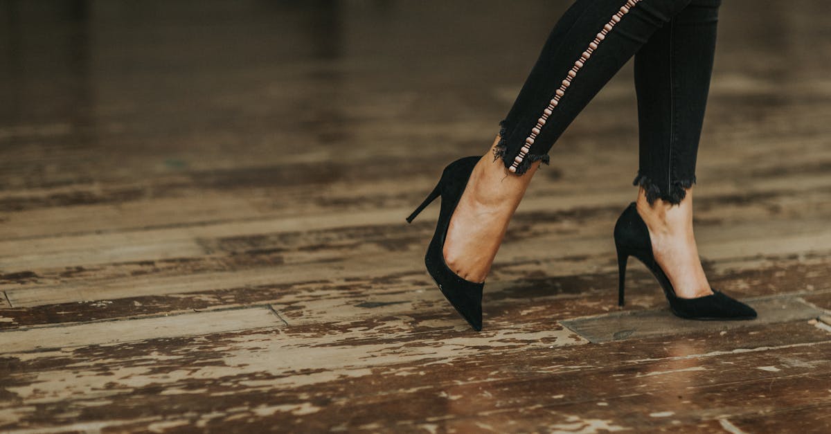 Review of the Best Materials for Custom Built-In Wardrobes