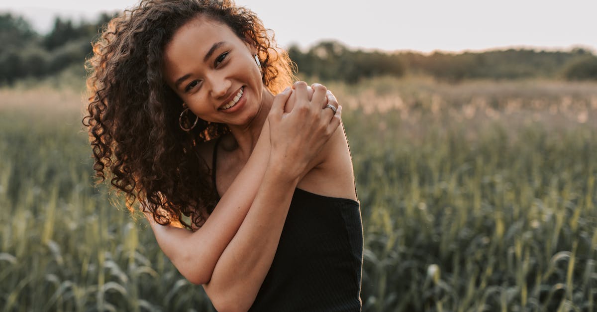 Review of Wooden vs. Metal Free Standing Wardrobes