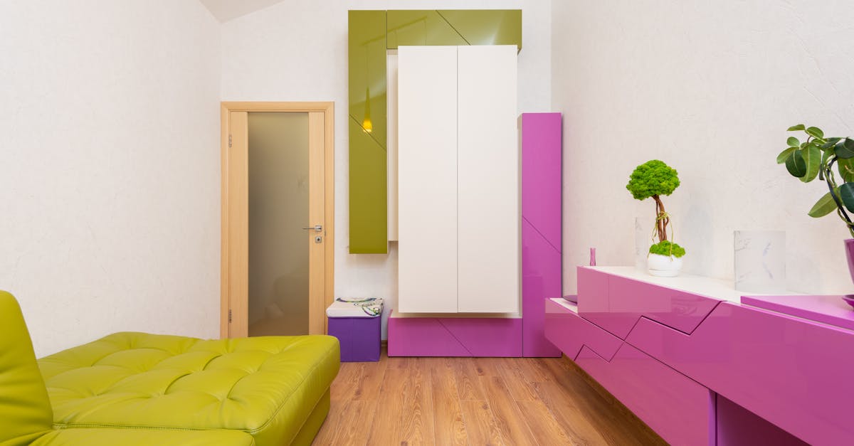 Round Up of Sliding Door Wardrobes with Integrated Mirrors