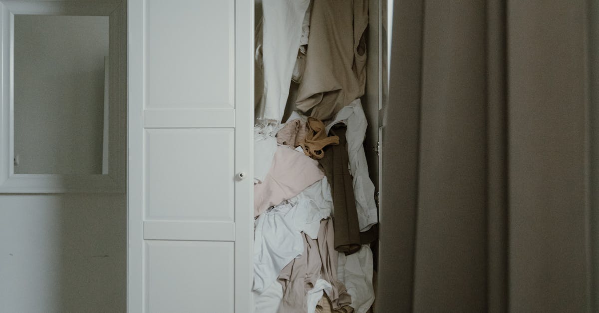 What Are the Benefits of Installing Sliding Door Wardrobes?